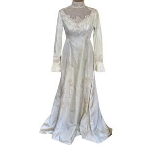 Vintage 1960's Bianchi Ivory Wedding Bridal Gown Lace Pearl Flared Sleeve Boho